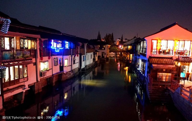 中国韵乌镇夜景图片