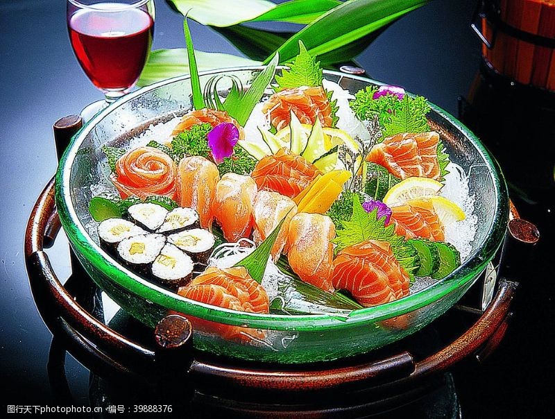 三鲜面豫菜三文鱼拼寿司图片