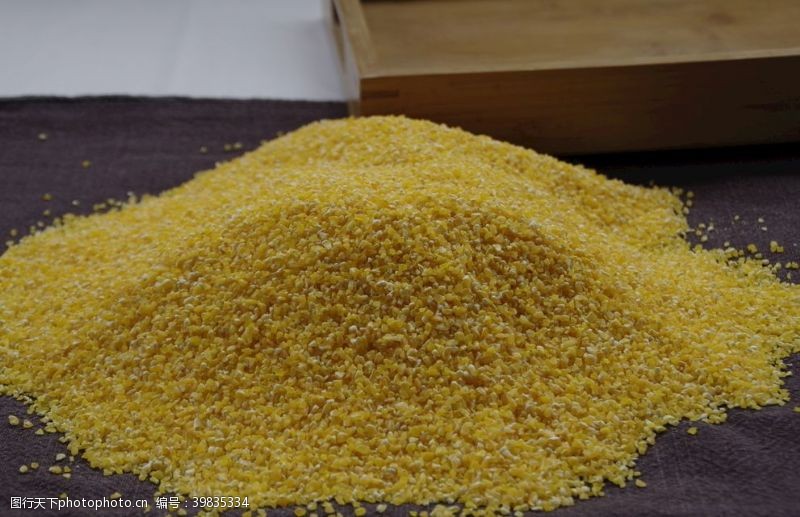 苞米玉米糁玉米碎玉米渣图片