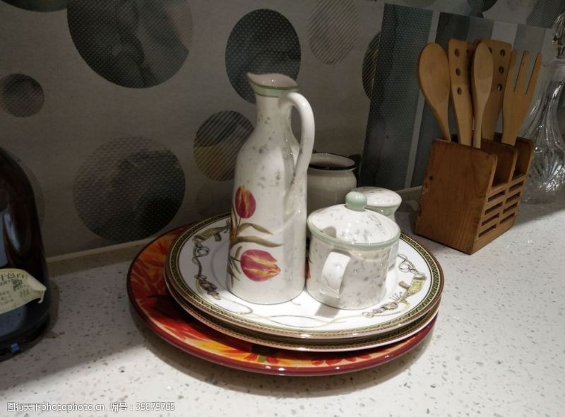 陶瓷碗餐具图片