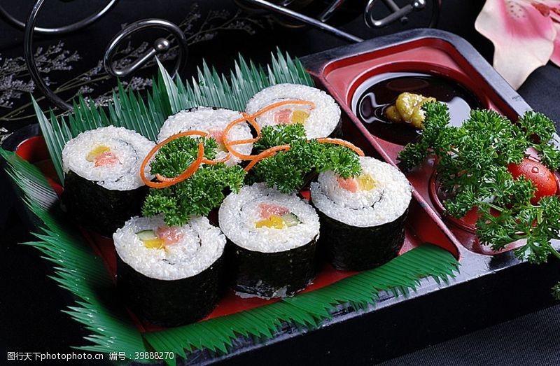 日本面条日本料理三文鱼寿司图片