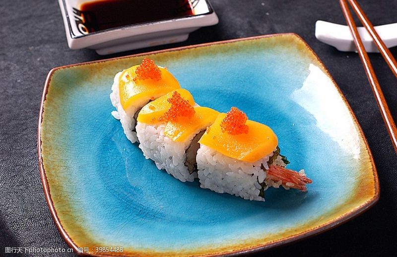 主食类寿司类黄桃明虾卷寿司图片