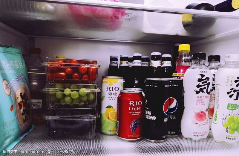 冰箱场景饮料水果啤酒图片
