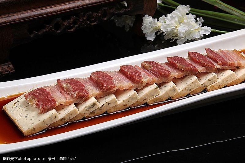 粉色名片海苔豆腐蒸咸肉图片