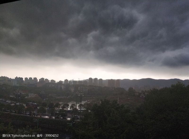重庆景观黑云压城图片