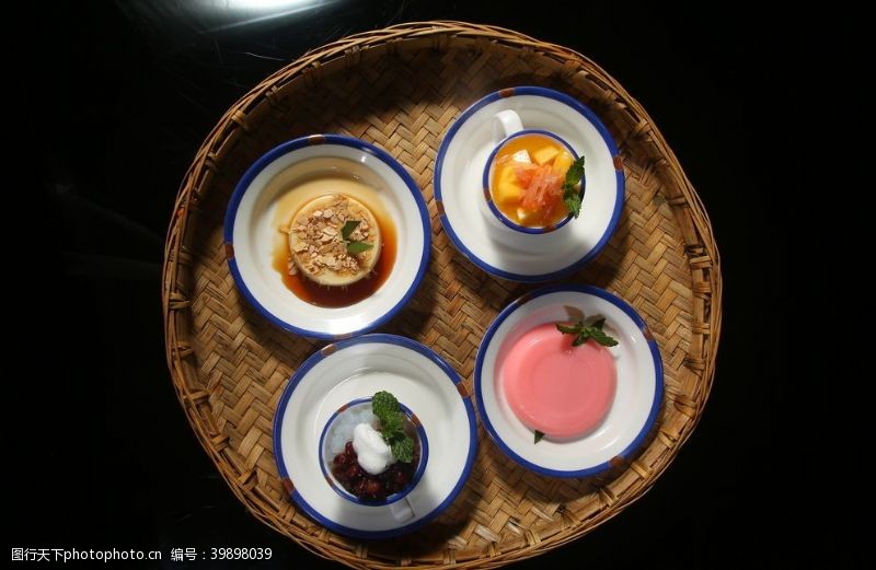 三点式火锅菜品图片
