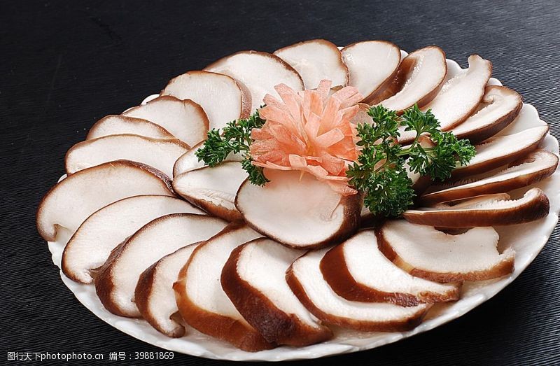 炒锅火锅配菜香菇图片