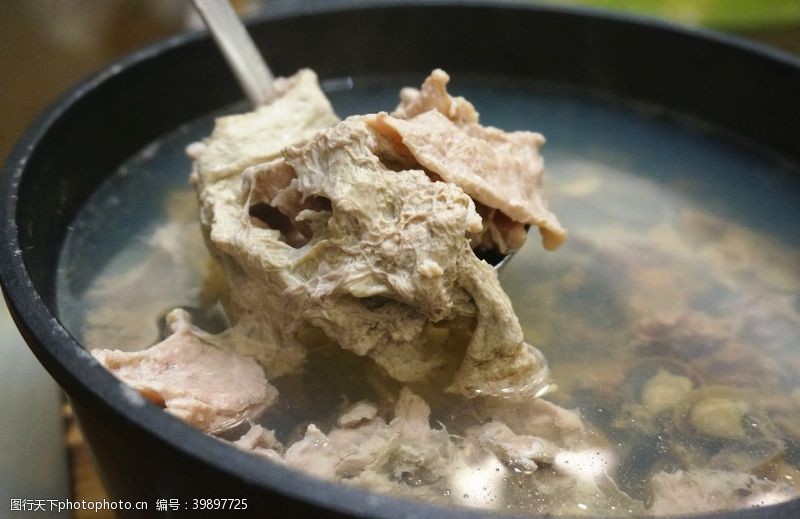 瘦肉土猪肉汤图片
