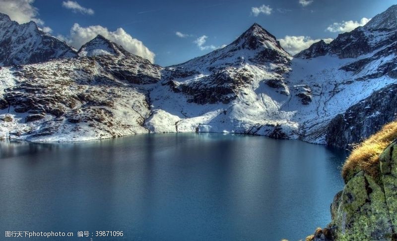 登山自然风景图片