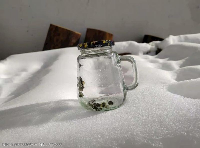 玻璃杯子杯子茶雪图片