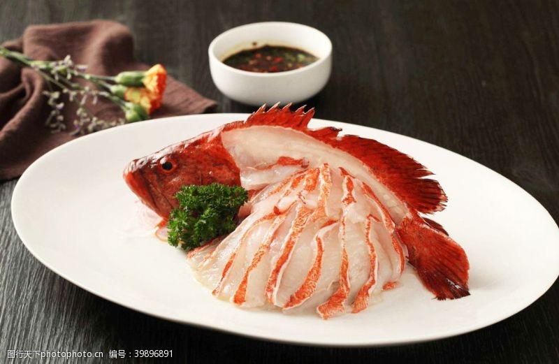 蘸料海鲜鱼火锅图片