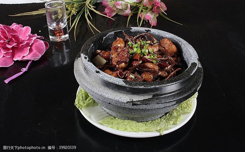 鸡仔沪菜石锅茶菇鸡图片