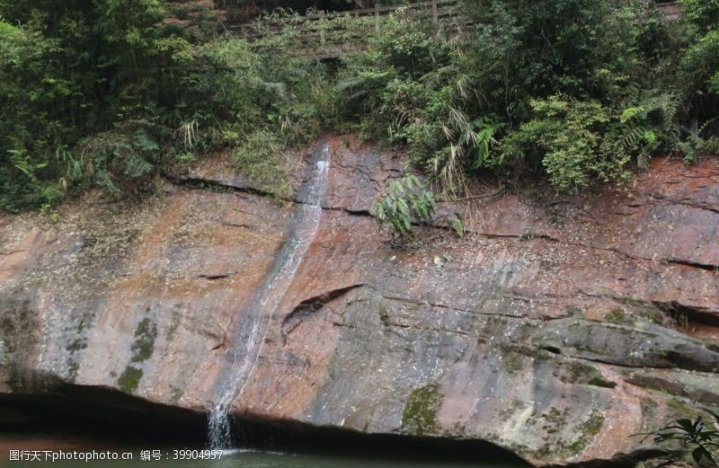 山沟瀑布图片