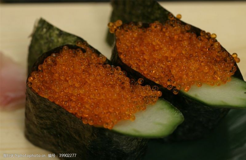 寿司高清摄影飞鱼籽寿司图片
