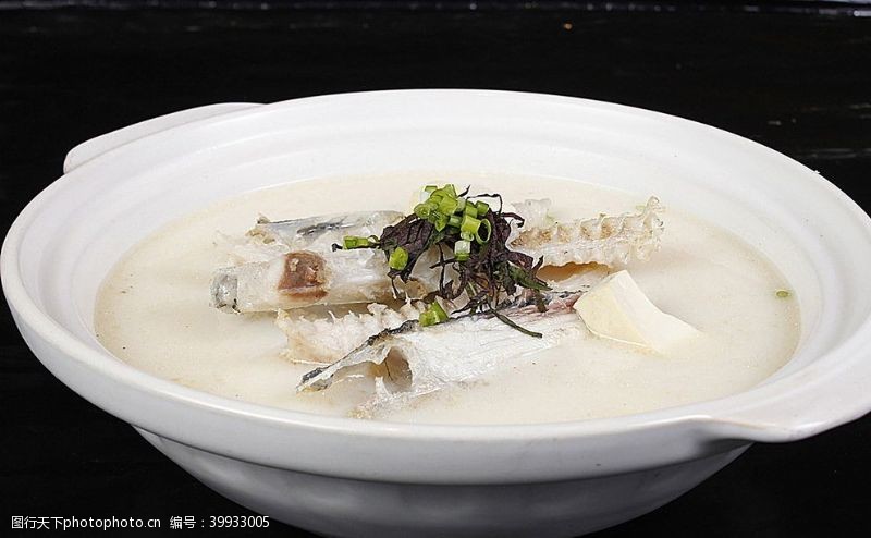美食小吃沪菜鱼脊骨炖豆腐图片