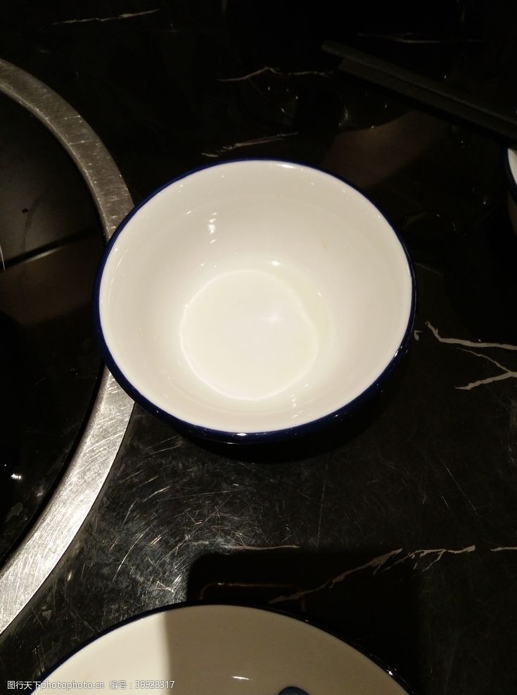 陶瓷碗餐具图片