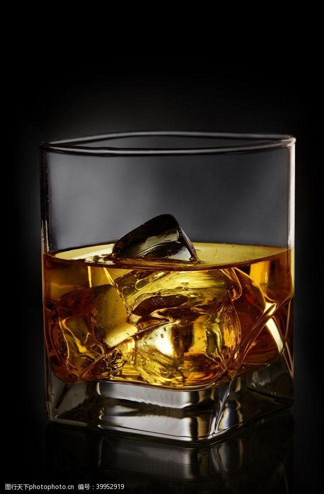 冰块威士忌图片