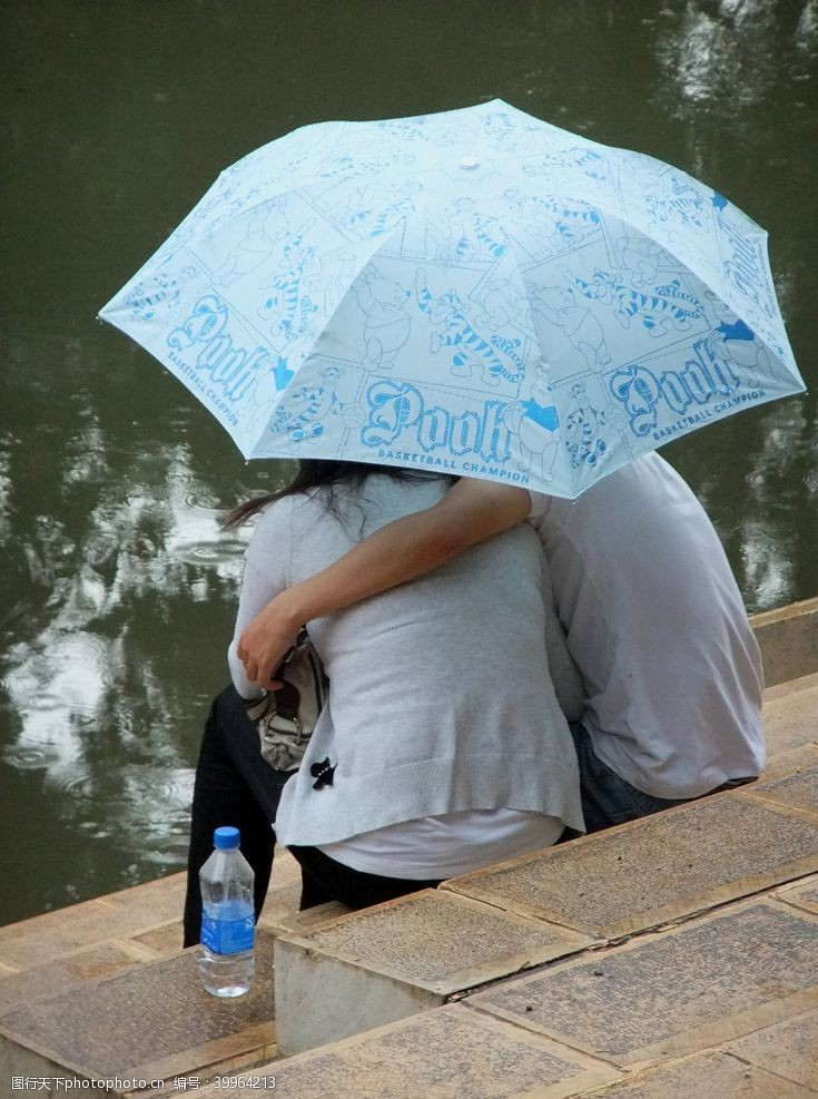美颜雨伞图片