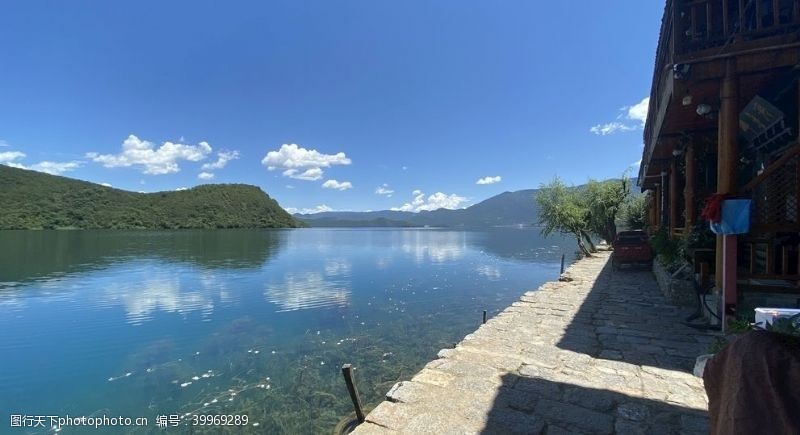 泸沽湖美景图片