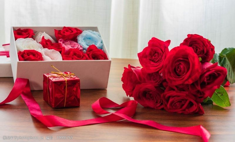红色玫瑰花玫瑰花束玫瑰花礼盒图片