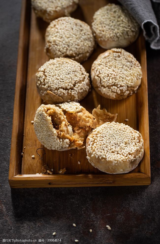 烧饼小吃芝麻饼图片