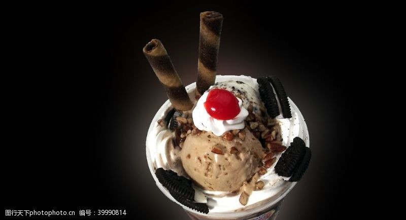 甜筒冰淇淋冰激凌图片