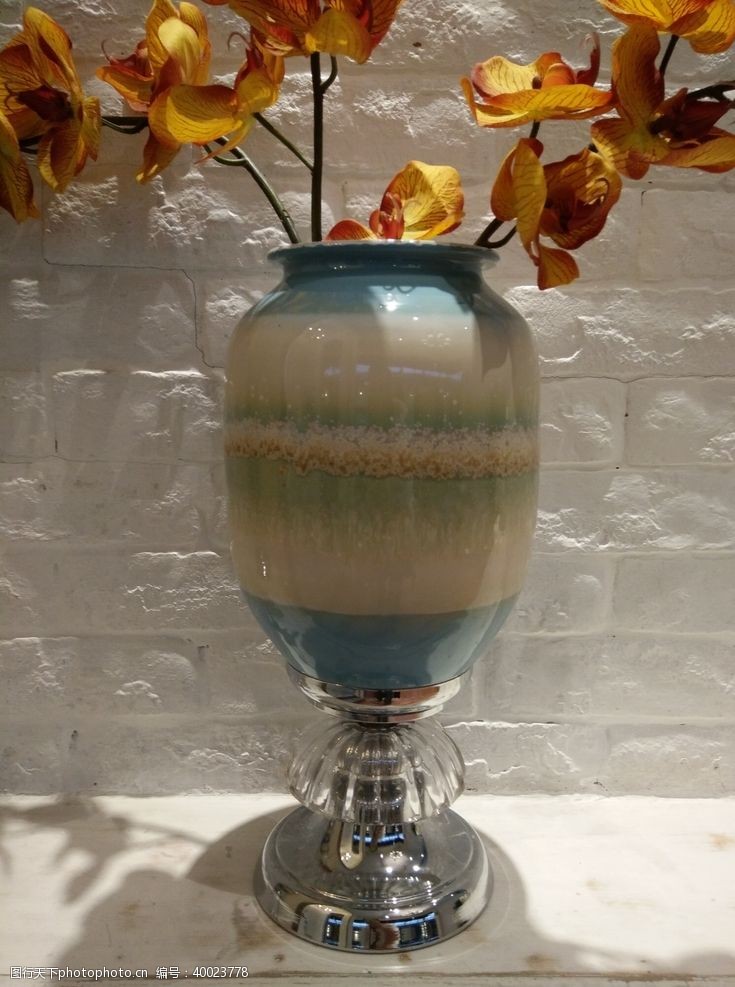 水彩花花瓶图片
