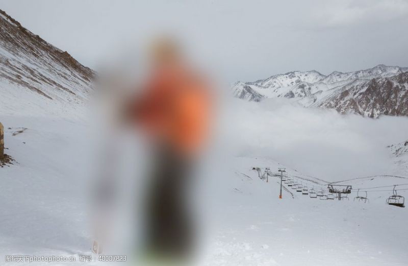 马云滑雪图片