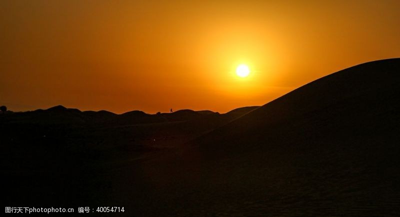 迪拜沙漠日出图片