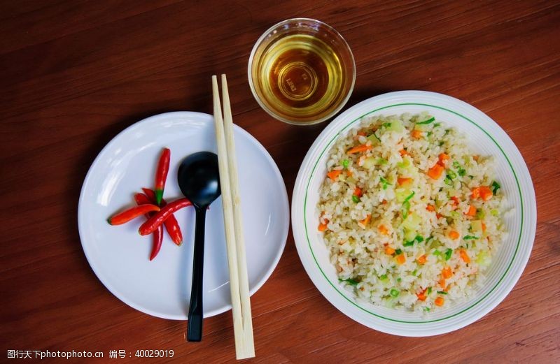 饮食表鸡油米饭图片