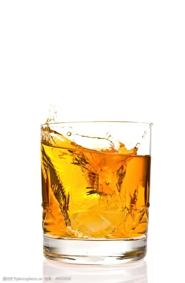 冰块威士忌图片
