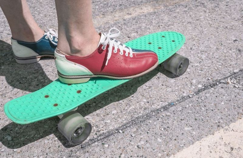 板鞋滑板车图片