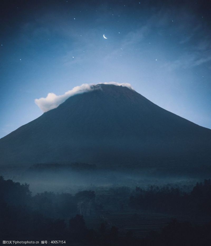 电影背景火山图片