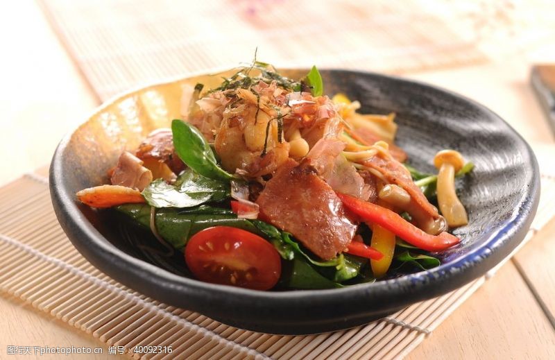西式菠菜海鲜温沙拉图片