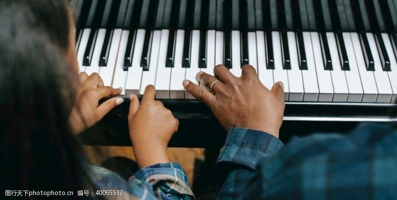 音乐艺术招生钢琴教学摄影图片