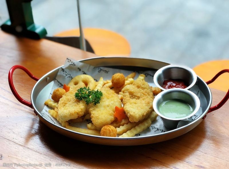 料理食材鳕鱼拼韩式料理图片