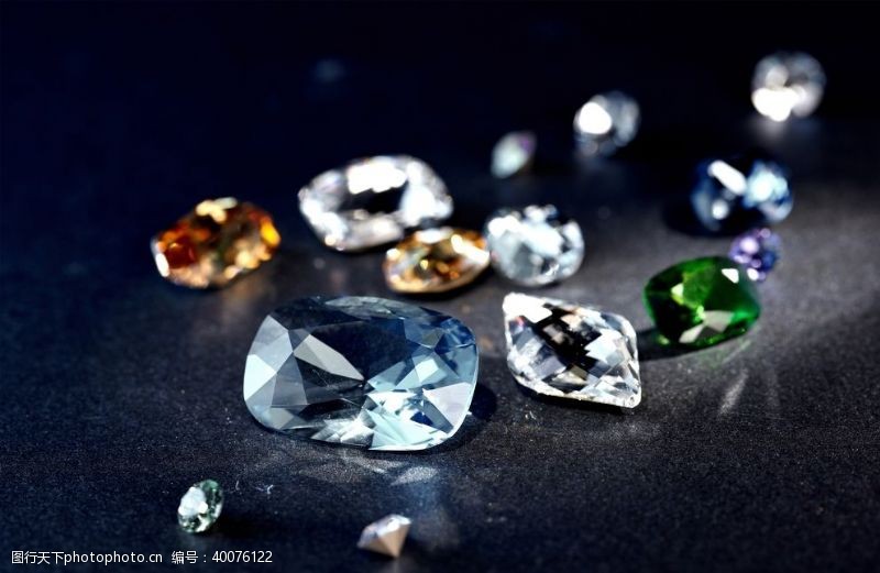 戒指钻石宝石图片