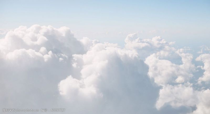 晴朗的白云云海图片
