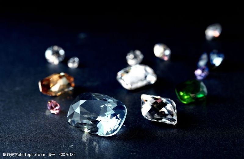 情侣钻石宝石图片