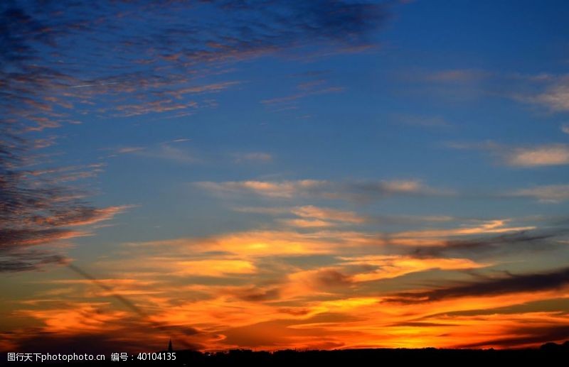 山丘夕阳图片