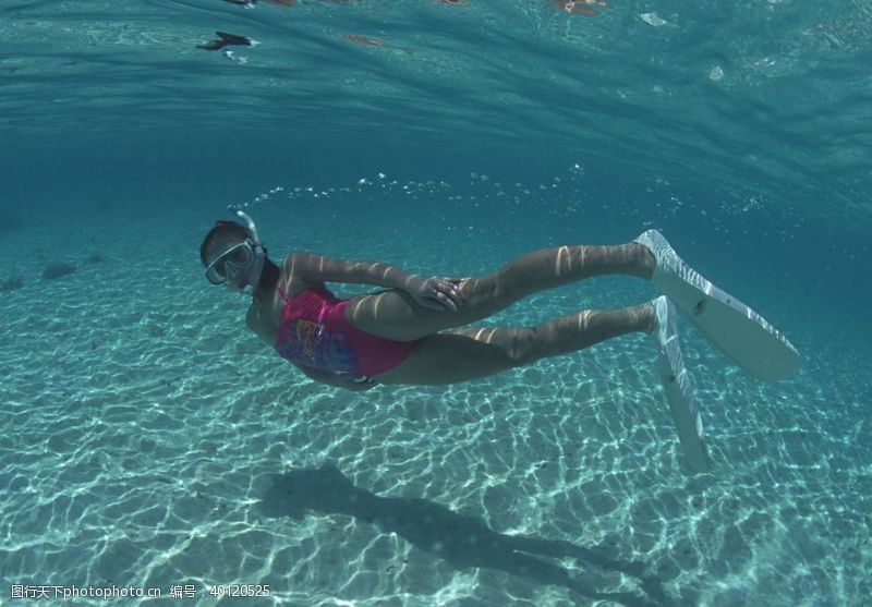 体育运动摄影深海潜水图片
