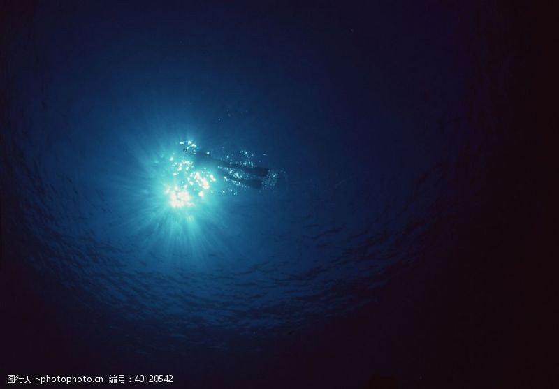 竞技体育深海潜水图片