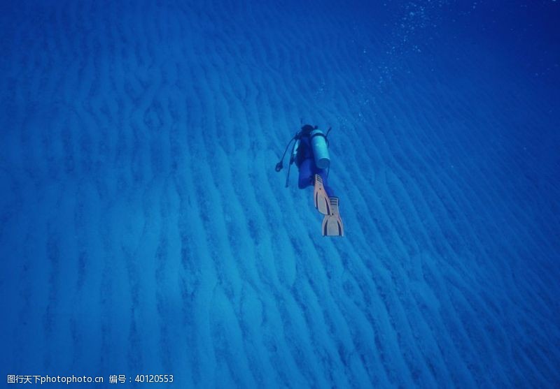 体育竞技深海潜水图片