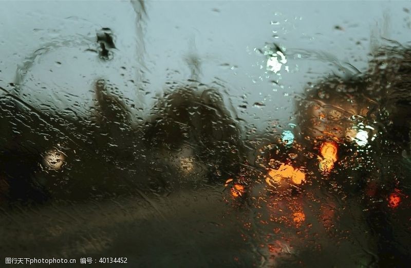 雨天窗外雨天窗户图片