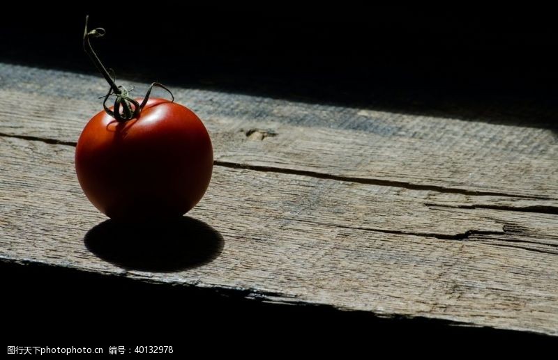 高炮广告红番茄图片