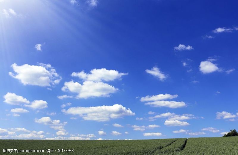 空中草原蓝天图片