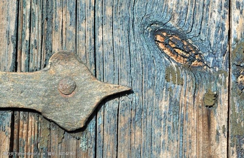 木头门头破旧门闩图片