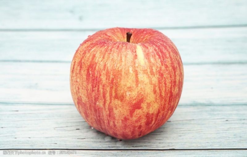 新鲜红富士苹果图片