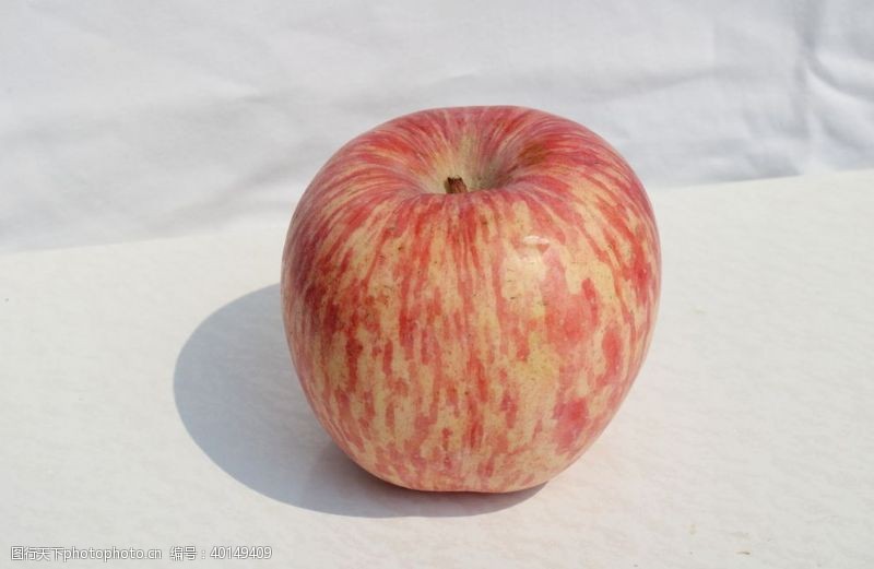 高清背景素材静物拍摄水果苹果白底图片