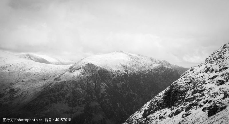 远山山脉图片